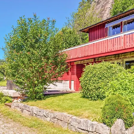 Amazing In Lindesnes With Wifi Daire